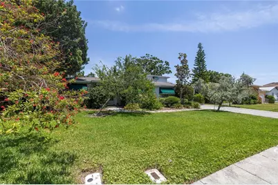 167 Almedo Way NE, Saint Petersburg, FL 33704 - Photo 7