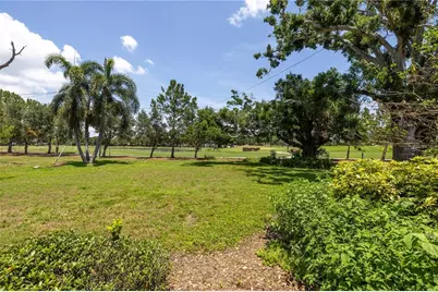 167 Almedo Way NE, Saint Petersburg, FL 33704 - Photo 11