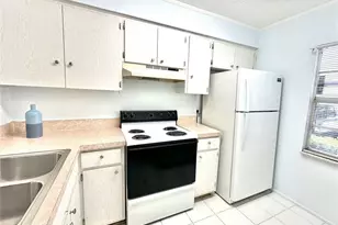 13926 Mission Oaks Blvd, Seminole, FL 33776 - Photo 3