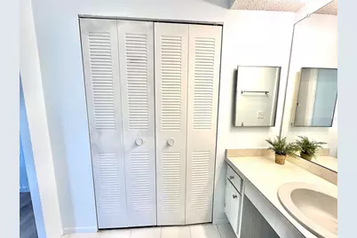 13926 Mission Oaks Boulevard, Seminole, FL 33776 - Photo 17