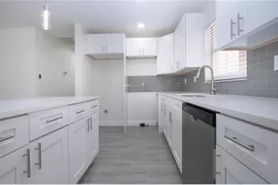 1906 Canterbury Lane #20, Sun City Center, FL 33573 - Photo 27