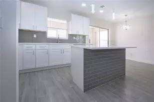 1906 Canterbury Ln, Sun City Center, FL 33573 - Photo 21