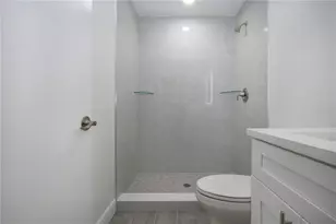 1906 Canterbury Ln, Sun City Center, FL 33573 - Photo 35