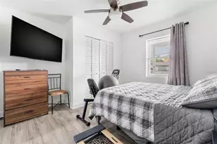 6426 S Himes Ave, Tampa, FL 33611 - Photo 9