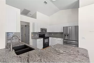 6009 Cedarwood Ln, Bradenton, FL 34203 - Photo 13