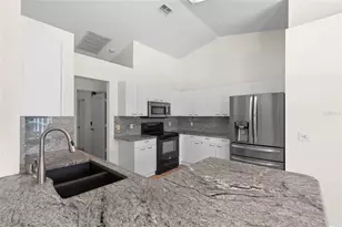 6009 Cedarwood Ln, Bradenton, FL 34203 - Photo 13