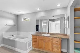 8806 Bayaud Dr, Tampa, FL 33626 - Photo 31