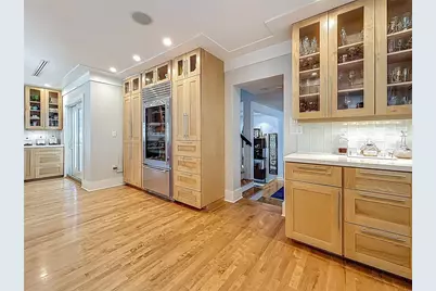 301 23rd Avenue NE, Saint Petersburg, FL 33704 - Photo 9