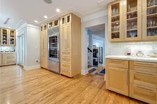 301 23rd Ave NE, Saint Petersburg, FL 33704 - Photo 9