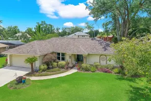 2806 Fairway View Dr, Valrico, FL 33596 - Photo 1