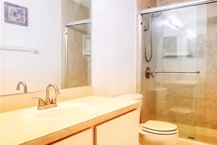 1907 Fluorshire Dr, Brandon, FL 33511 - Photo 5