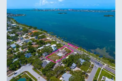 43 Edgewater Drive, Dunedin, FL 34698 - Photo 1