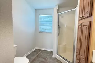 6707 Mt Pleasant Rd NE, Saint Petersburg, FL 33702 - Photo 13