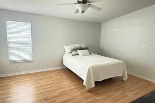 6707 Mt Pleasant Rd NE, Saint Petersburg, FL 33702 - Photo 11