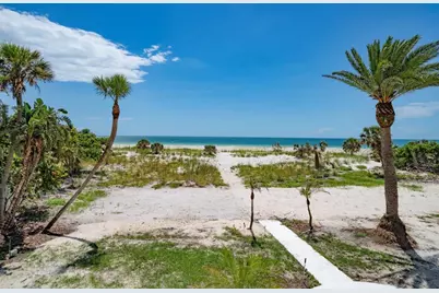 1114 Mandalay Point, Clearwater Beach, FL 33767 - Photo 23