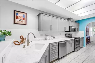 5090 White Pine Cir NE, Saint Petersburg, FL 33702 - Photo 5