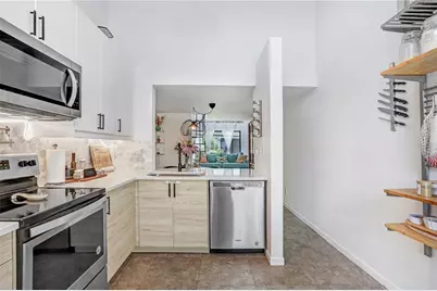 5103 Puritan Circle #5103, Tampa, FL 33617 - Photo 9