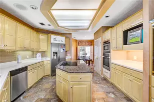 3145 Lake Ellen Dr, Tampa, FL 33618 - Photo 29