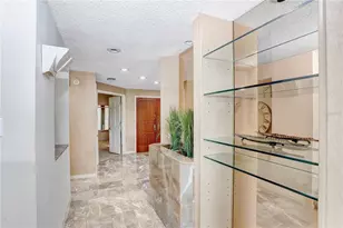 3145 Lake Ellen Dr, Tampa, FL 33618 - Photo 17