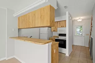 6114 Oak Cluster Cir, Tampa, FL 33634 - Photo 7