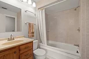 6114 Oak Cluster Cir, Tampa, FL 33634 - Photo 25