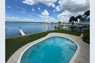 413 Midway Island, Clearwater Beach, FL 33767 - Photo 5