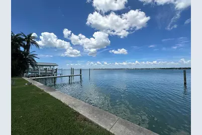 413 Midway Island, Clearwater Beach, FL 33767 - Photo 7