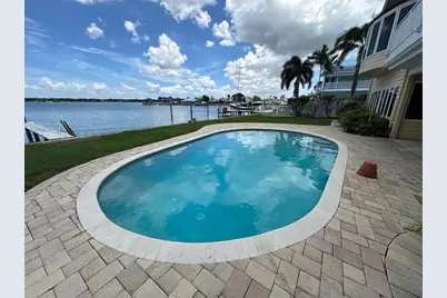 413 Midway Island, Clearwater Beach, FL 33767 - Photo 11