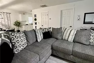 13186 Thrush St, Spring Hill, FL 34609 - Photo 11