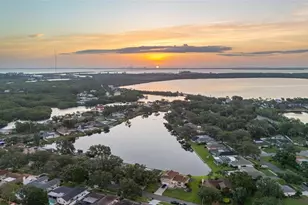 8515 Macoma Dr NE, Saint Petersburg, FL 33702 - Photo 17