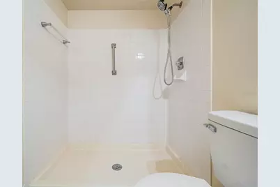 2465 Northside Drive #605, Clearwater, FL 33761 - Photo 9