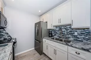 9715 Harrell Ave, Treasure Island, FL 33706 - Photo 11