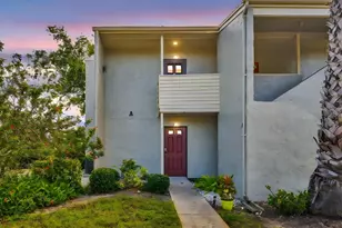 401 Windrush Bay Dr, Tarpon Springs, FL 34689 - Photo 1