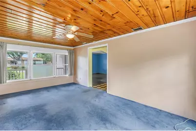 2415 York Street N, Saint Petersburg, FL 33710 - Photo 15