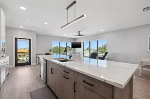 12400 Capri Cir N, Treasure Island, FL 33706 - Photo 13