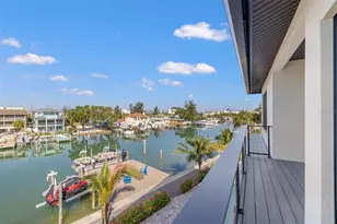 12400 Capri Cir N, Treasure Island, FL 33706 - Photo 17