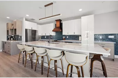 12400 Capri Circle N, Treasure Island, FL 33706 - Photo 5