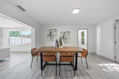 6375 Emerson Avenue S, Saint Petersburg, FL 33707 - Photo 11