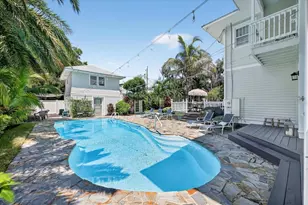 235 10th Ave NE, Saint Petersburg, FL 33701 - Photo 3