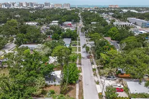 2050-2026 10th, Sarasota, FL 34237 - Photo 9