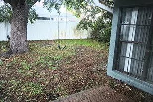 4701 Country Hills Dr, Tampa, FL 33624 - Photo 9