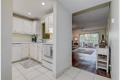 11485 Oakhurst Road #310, Largo, FL 33774 - Photo 3