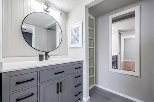 2901 26th St W, Bradenton, FL 34205 - Photo 9