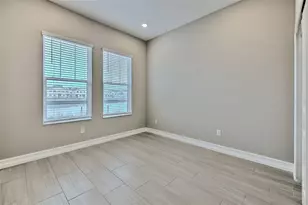 5351 Bridge St, Tampa, FL 33611 - Photo 9