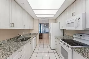 1520 Gulf Blvd, Clearwater Beach, FL 33767 - Photo 7