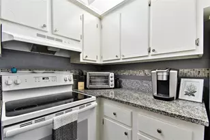 255 Dolphin Point, Clearwater Beach, FL 33767 - Photo 17