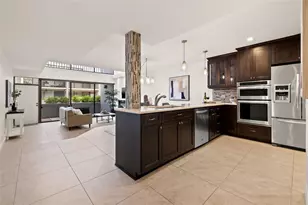 301 2nd St N, Saint Petersburg, FL 33701 - Photo 11