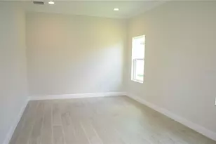 35482 Big Hawk Dr, Zephyrhills, FL 33541 - Photo 7