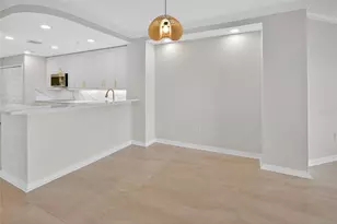 5430 Eagles Point Cir, Sarasota, FL 34231 - Photo 13