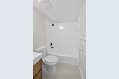 5430 Eagles Point Circle #202, Sarasota, FL 34231 - Photo 25